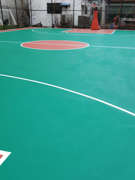 兴文 球场长期使用易出现地面开裂